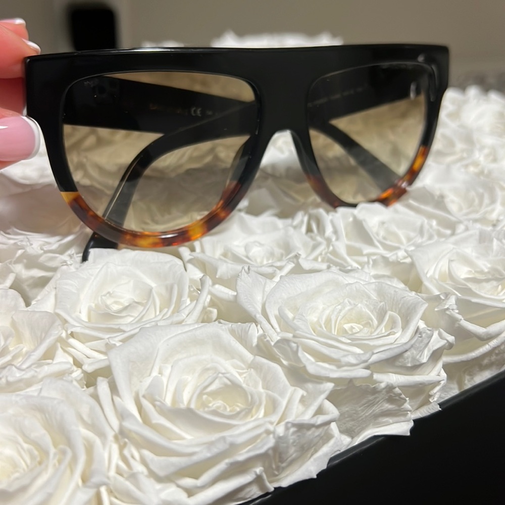 Sun glasses